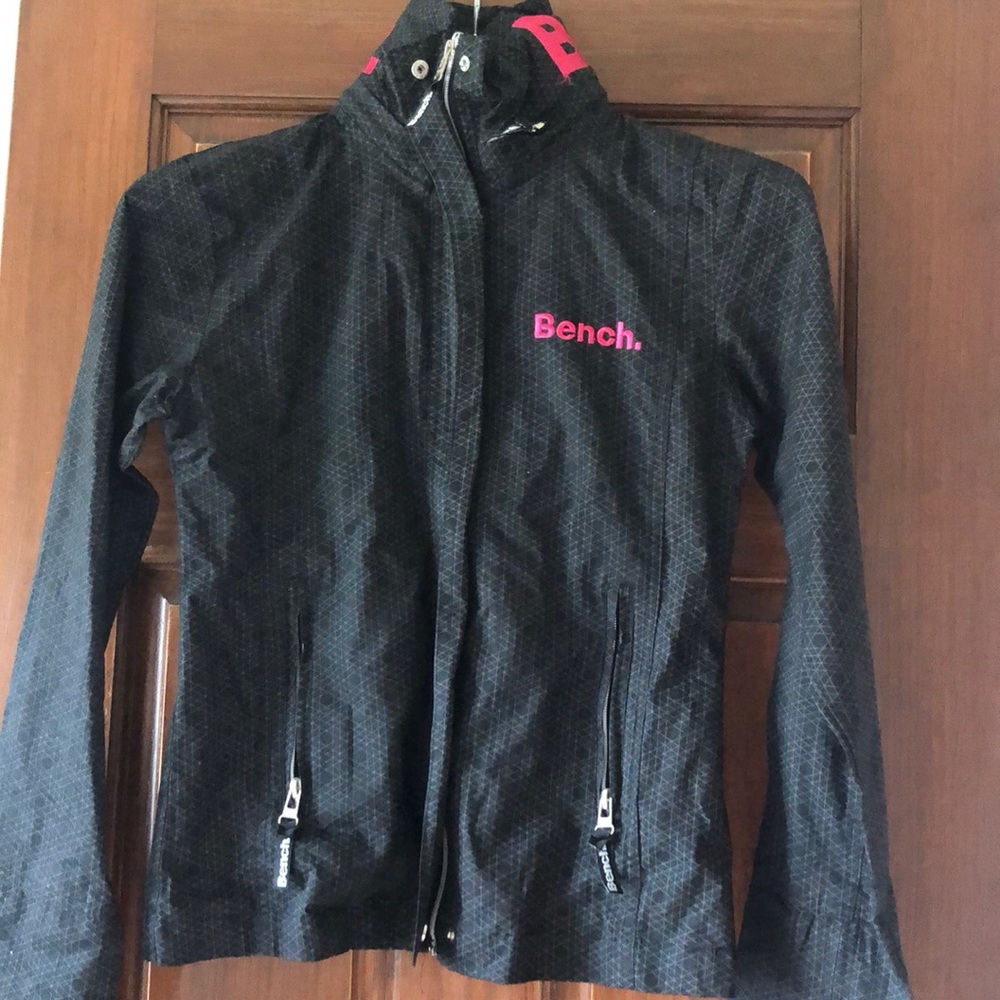 Hidden hood Bench jacket